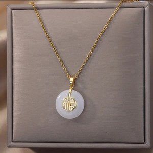 Lucky Gold Pendant Necklace // NEW